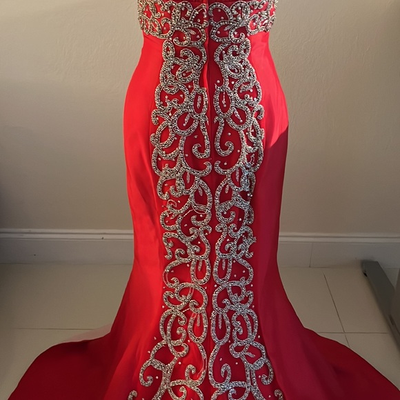 Red sirena dress - Picture 7 of 14